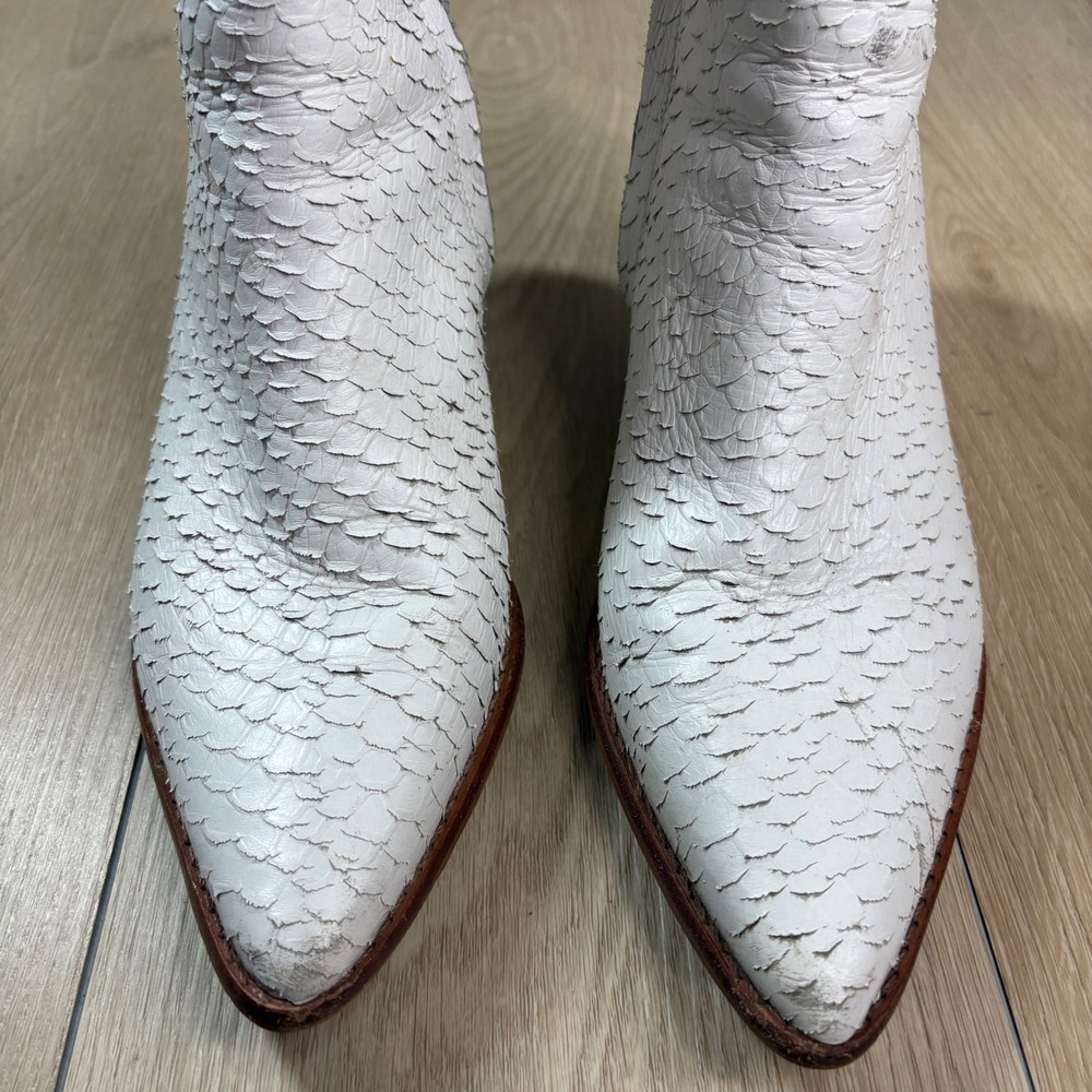 Matisse Caty White Snake Embossed Leather Western Ankle Boots 8M Brazil - Picture 4 of 9